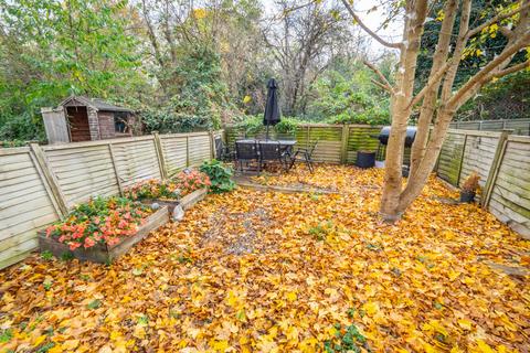 16 The Maisonettes, Sutton, SM1 2LQ