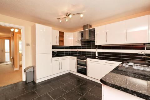 4 bedroom detached house to rent, Stoneleigh Close, Sheffield S25