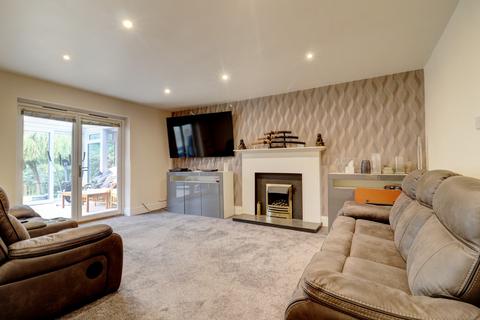 3 bedroom bungalow for sale, Wooburn Moor, High Wycombe HP10