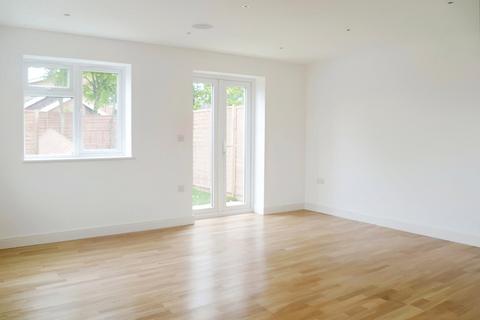 3 bedroom semi-detached house to rent, Oak View, Surrey TW20