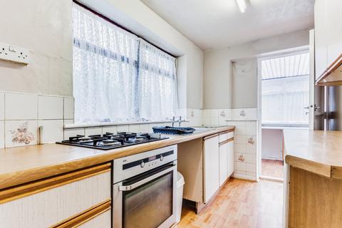 2 bedroom end of terrace house for sale, Long Causeway, Wakefield WF3