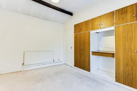 2 bedroom end of terrace house for sale, Long Causeway, Wakefield WF3