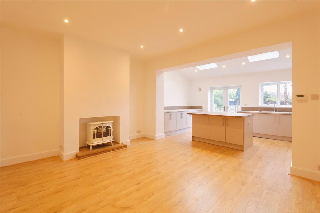 Kitchen/Living Area