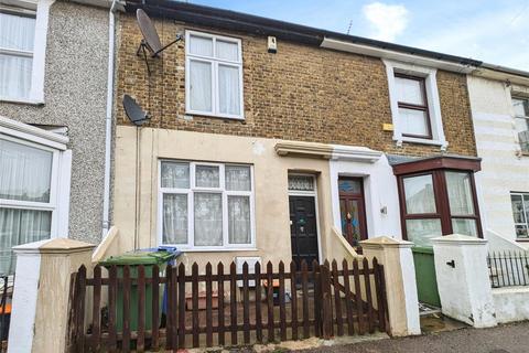 3 bedroom terraced house to rent, Winstanley Road, Kent ME12