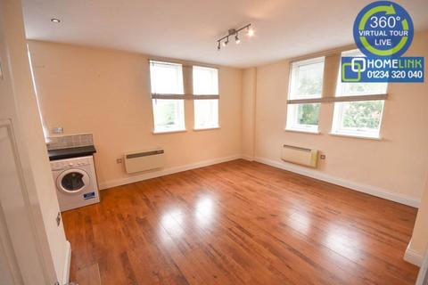 1 bedroom flat to rent, Bishopstone House, Bedford