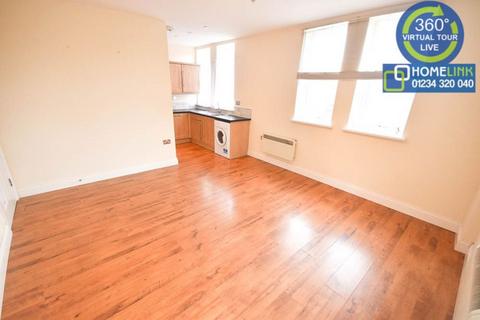 1 bedroom flat to rent, Bishopstone House, Bedford