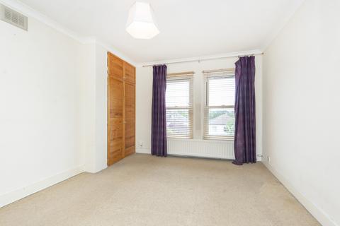 2 bedroom flat to rent, Thornton Hill, SW19