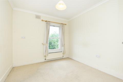 2 bedroom flat to rent, Thornton Hill, SW19