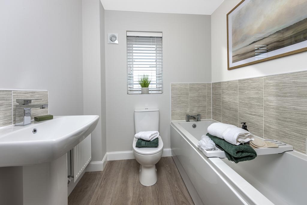 Main bathroom 3 bedroom maidstone home