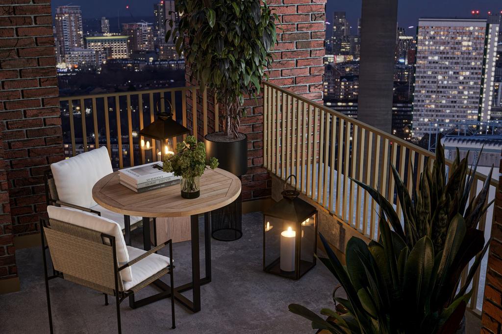 Skyline balcony