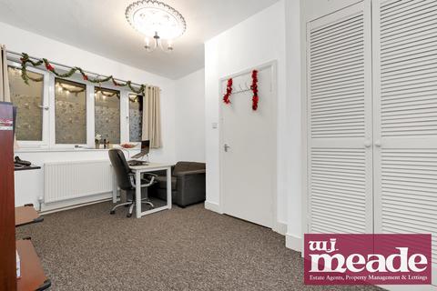 1 bedroom flat to rent, Mathews Park Avenue, Stratford, E15