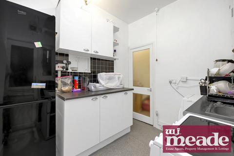 1 bedroom flat to rent, Mathews Park Avenue, Stratford, E15