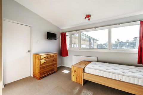 2 bedroom maisonette for sale, Pollards Oak Road, Hurst Green