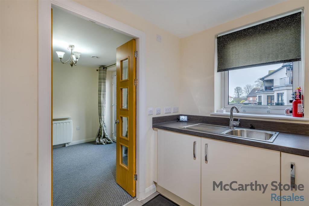 8628505-interior12.jpg