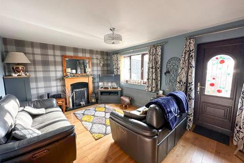 3 bedroom end of terrace house for sale, Hawthorne Street, Silsden,