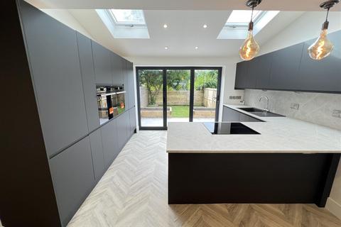12 Poll Hill Road, Heswall, Wirral, CH60 7SN