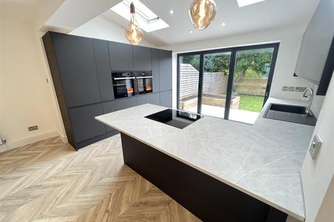 12 Poll Hill Road, Heswall, Wirral, CH60 7SN