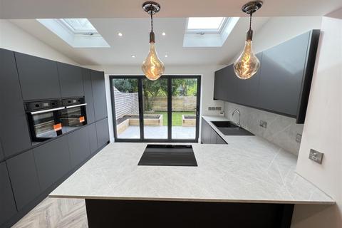 12 Poll Hill Road, Heswall, Wirral, CH60 7SN