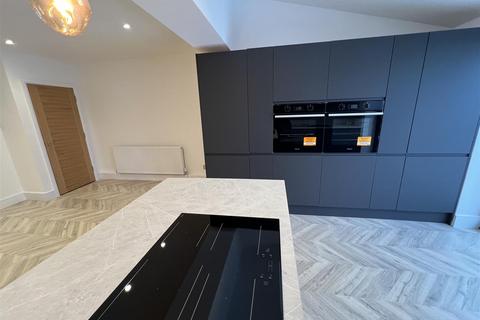 12 Poll Hill Road, Heswall, Wirral, CH60 7SN