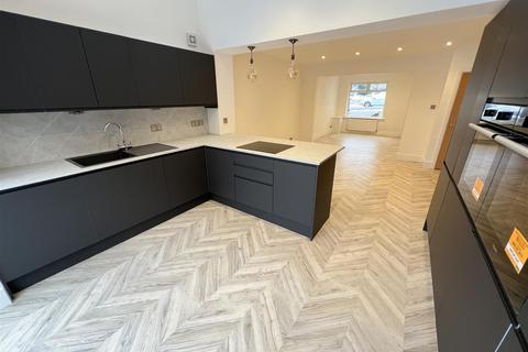 12 Poll Hill Road, Heswall, Wirral, CH60 7SN