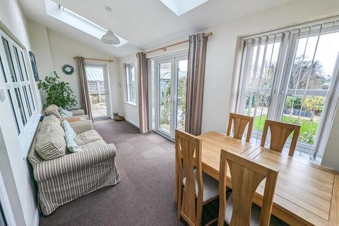 38 Chapel Road, Weldon, Corby, NN17 3HP