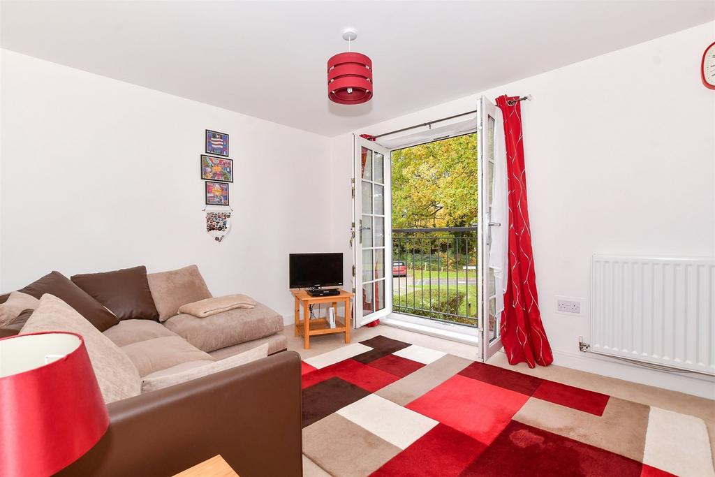 Kitchen/Lounge Area