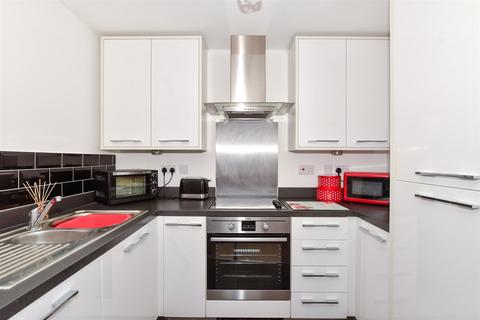 2 bedroom flat for sale, Balliol Grove, Maidstone, Kent