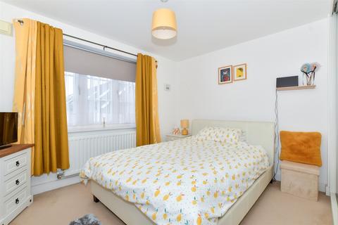 2 bedroom flat for sale, Balliol Grove, Maidstone, Kent