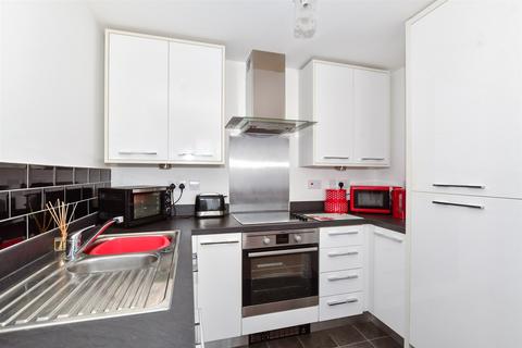 2 bedroom flat for sale, Balliol Grove, Maidstone, Kent