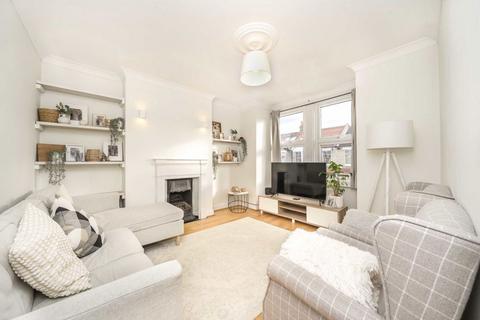 2 bedroom flat to rent, Kenley Road, St Margarets TW1