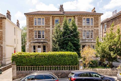 2 bedroom apartment to rent, Osborne Road, Clifton