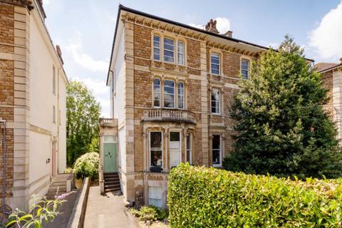 2 bedroom apartment to rent, Osborne Road, Clifton