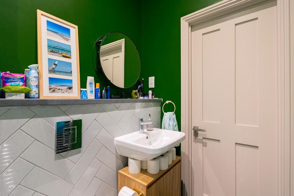 1 L9 HBN - Bathroom A.jpg