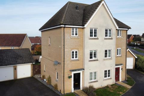 4 bedroom townhouse for sale, Lapwing Grove, Stowmarket IP14