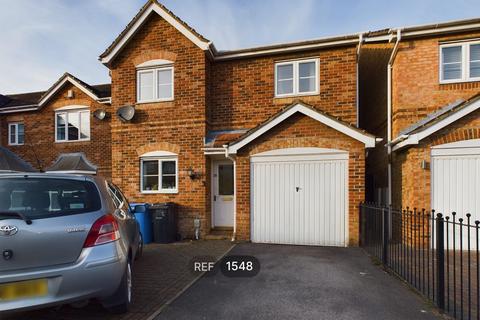 3 bedroom detached house to rent, 20 Broadwaters Kingswood Hull HU7 3NF