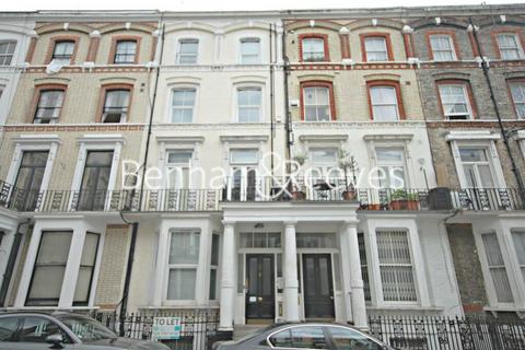 Studio to rent, Cheniston Gardens, Kensington W8