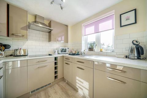 1 bedroom retirement property for sale, Newbury,  Berkshire,  RG14