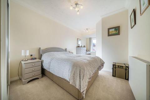 1 bedroom retirement property for sale, Newbury,  Berkshire,  RG14