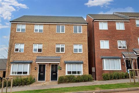 3 bedroom semi-detached house to rent, Gedling NG4