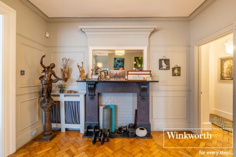Upper Floor Flat, 17 Ravine Road, Bournemouth, BH5 2DT
