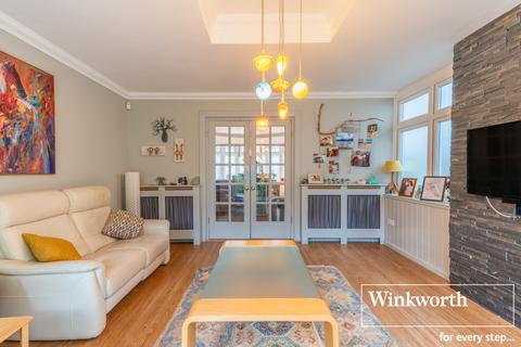 Upper Floor Flat, 17 Ravine Road, Bournemouth, BH5 2DT