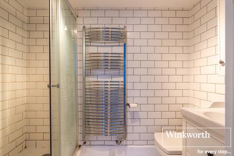 Upper Floor Flat, 17 Ravine Road, Bournemouth, BH5 2DT