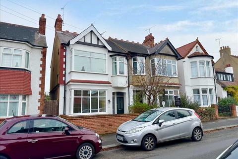 3 bedroom apartment for sale, Leigh on Sea SS9