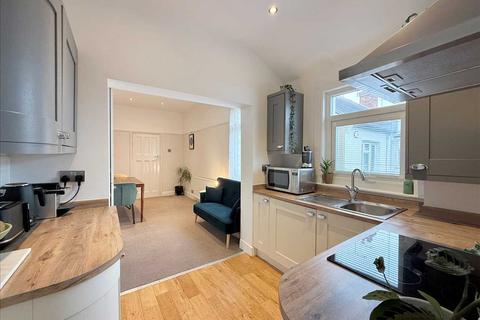 3 bedroom apartment for sale, Leigh on Sea SS9