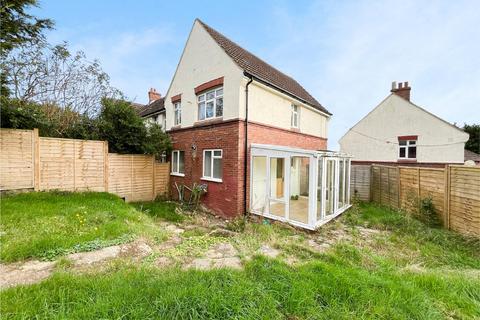 3 bedroom end of terrace house to rent, Quebec Road, St. Leonards-On-Sea TN38