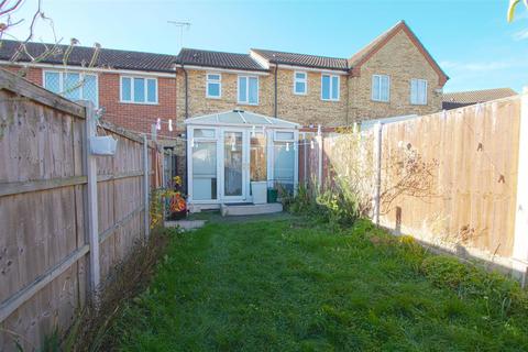 2 bedroom terraced house for sale, St. Michaels Close, Aveley RM15