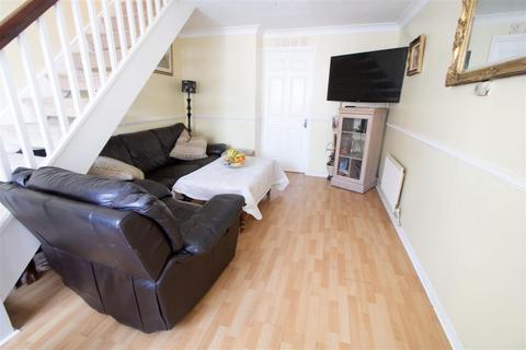 2 bedroom terraced house for sale, St. Michaels Close, Aveley RM15