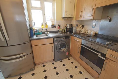 2 bedroom terraced house for sale, St. Michaels Close, Aveley RM15