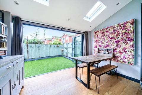 4 bedroom end of terrace house for sale, Fordbridge Road, Lower Sunbury, TW16