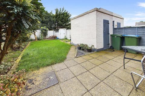 3 bedroom house for sale, Carlton Road, Walton-On-Thames